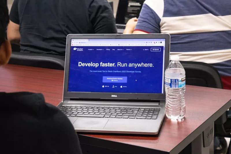 Estudiante en el CSI PRO WORKSHOP de Docker en abril de 2023.